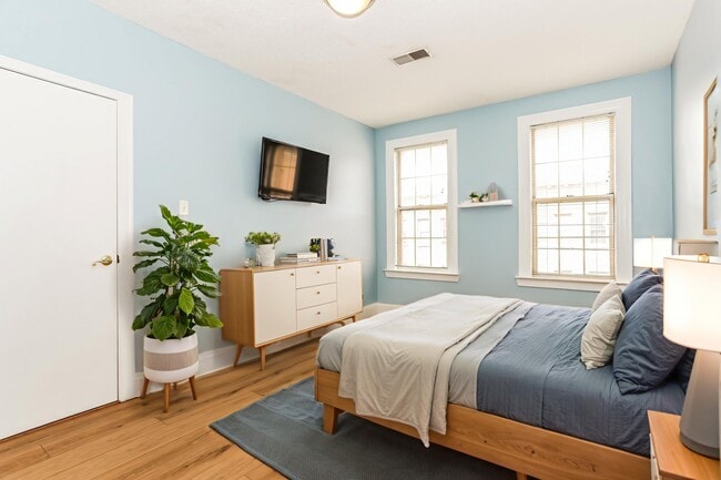 Building Photo - 1401 Columbia Rd NW