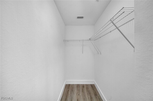 Building Photo - 275 SW 4th St