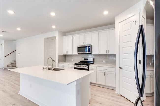 Building Photo - 2321 Bravo Pass