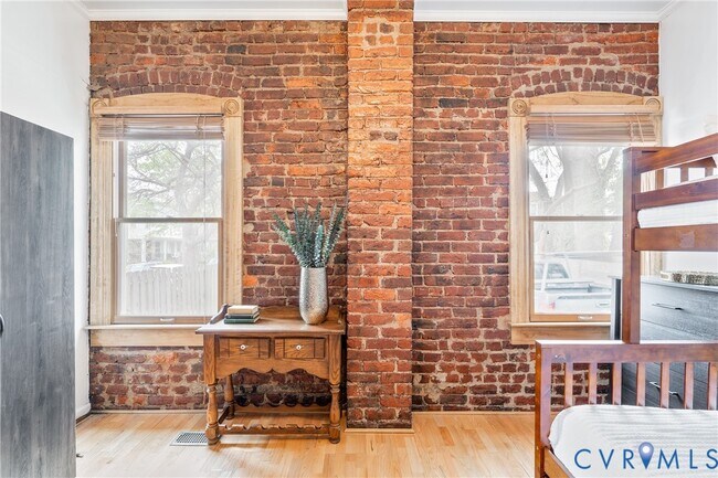 Building Photo - 1622 Grove Ave