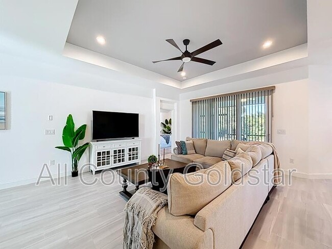 Building Photo - 6049 Higgins Ln