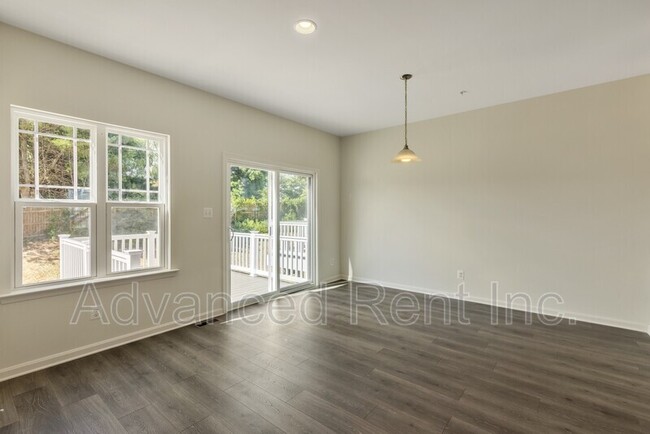 Building Photo - 819 Magnolia Ridge Dr