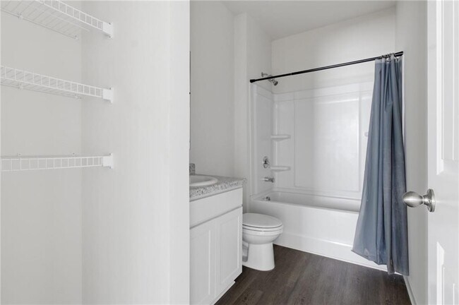 Building Photo - 5515 Foxglove Wy