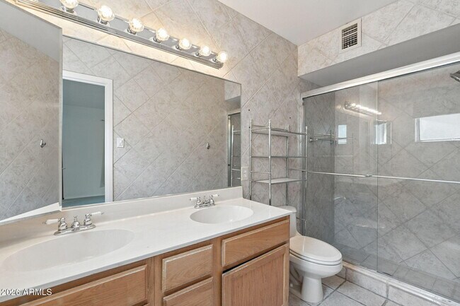 Building Photo - 6839 E Montecito Ave