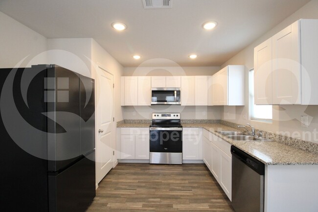Building Photo - 14147 S Vera Cruz Rd