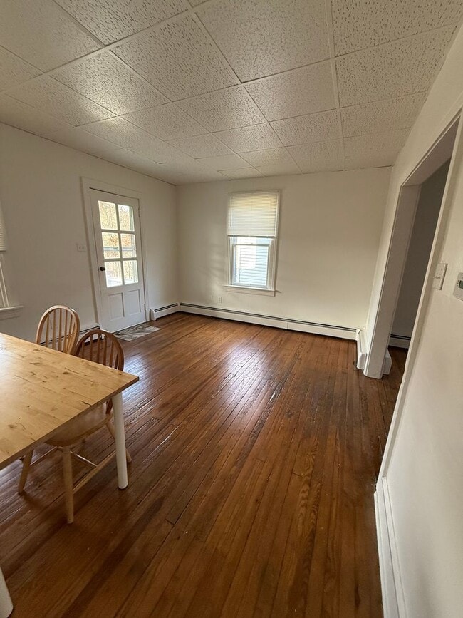 Building Photo - Cozy & Quiet Home in Glen Rock