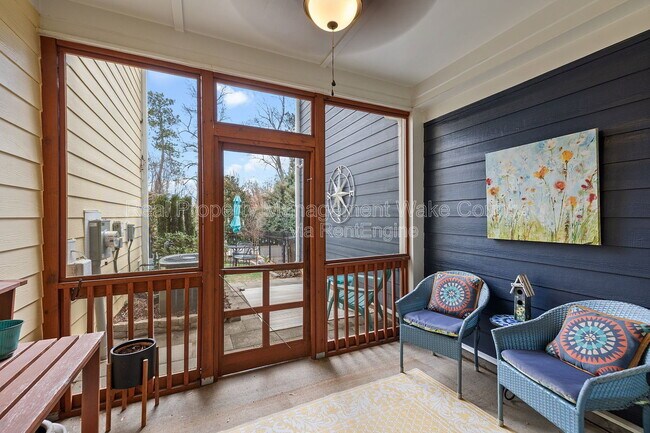Building Photo - 410 Triumph Ln