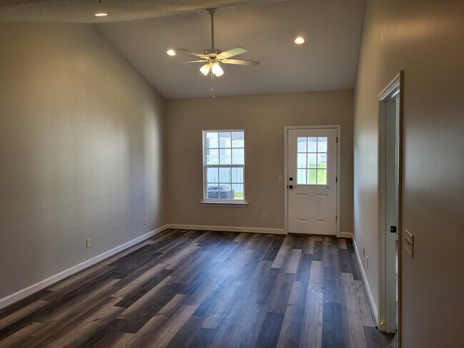 Building Photo - 351 Moss Creek Ln