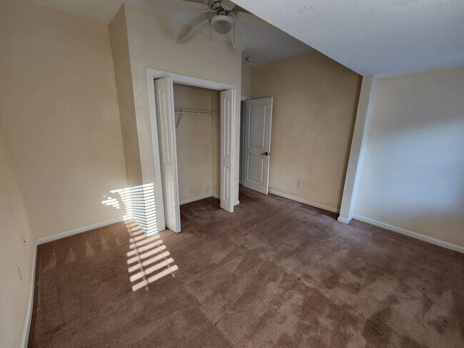 Building Photo - 710 W 36th St