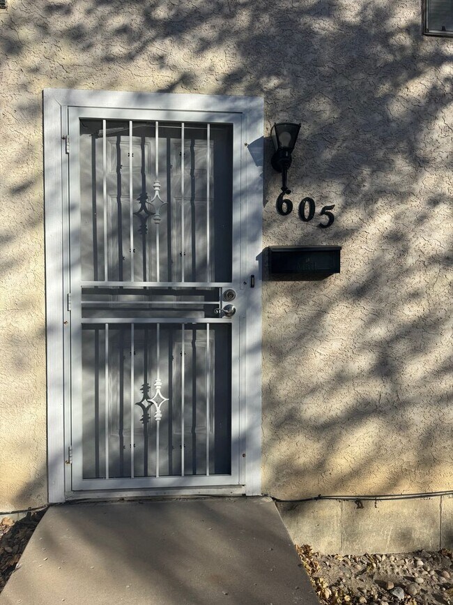 Building Photo - 605-607 West 15th st