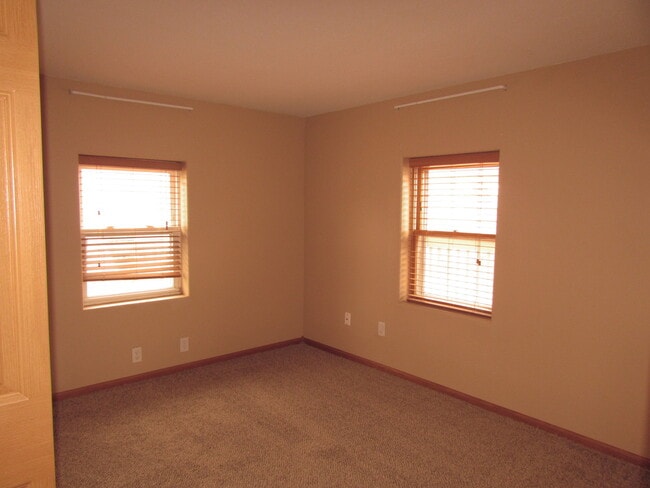 Building Photo - r2914LBP