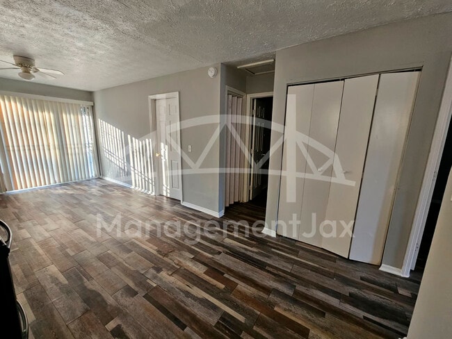 Building Photo - 7216 Ken Knight Dr W