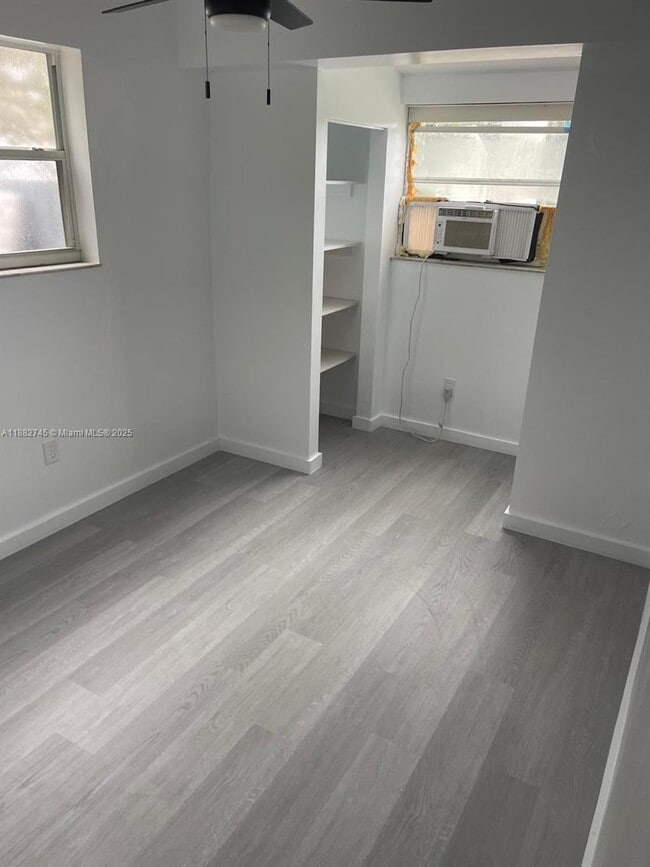 Building Photo - 814 N 24th Ave