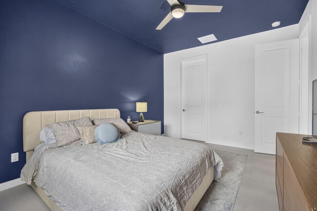 Building Photo - 1431 Pioneer Way