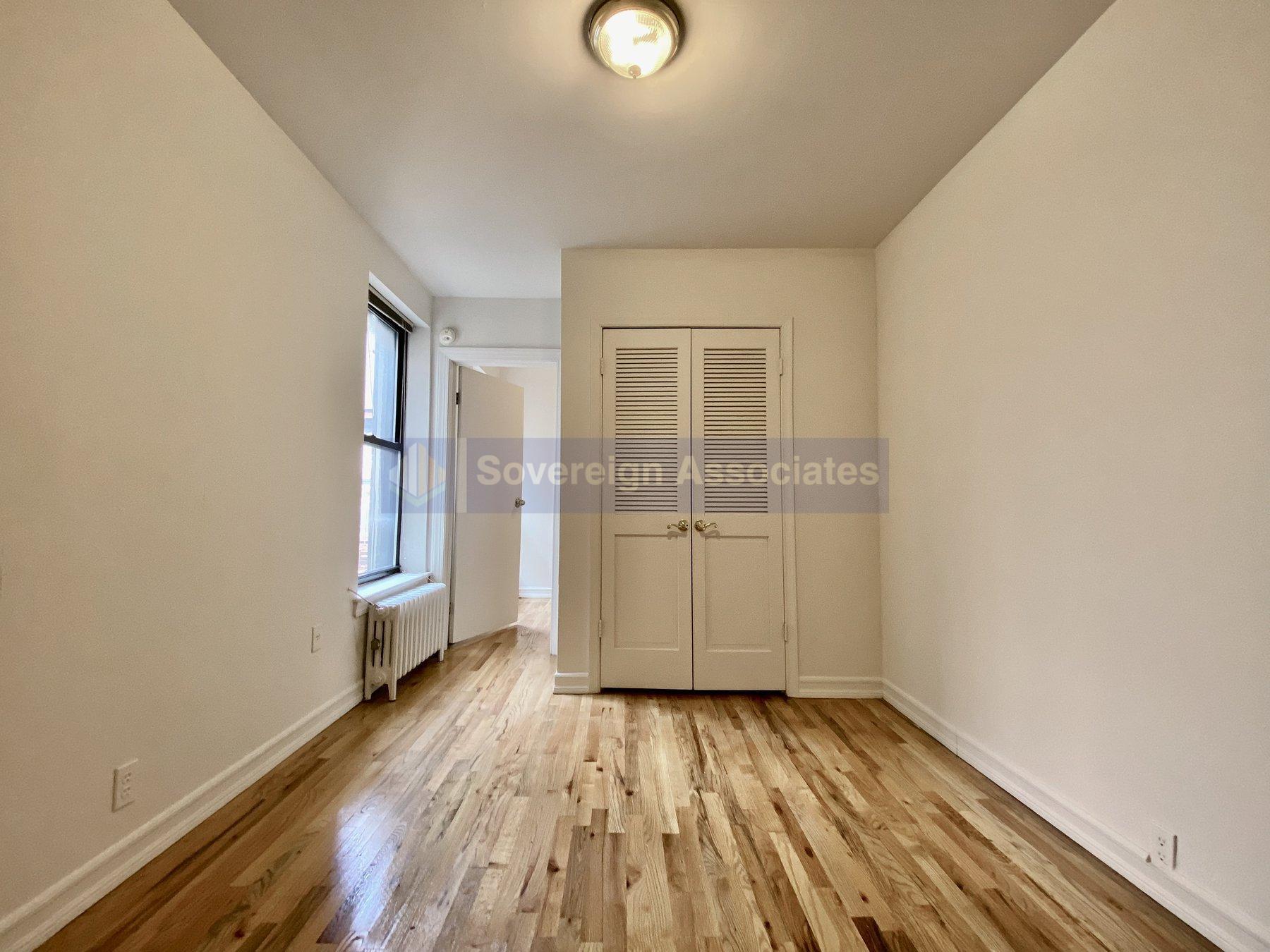 Building Photo - 401 E 68th St