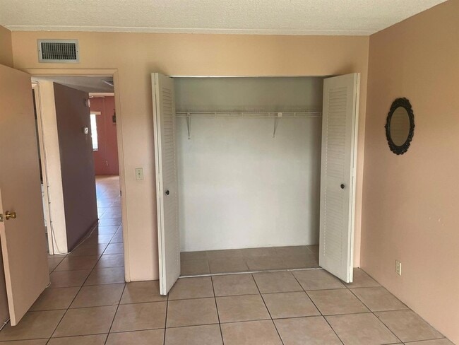 Building Photo - 500 Village Green Cir W