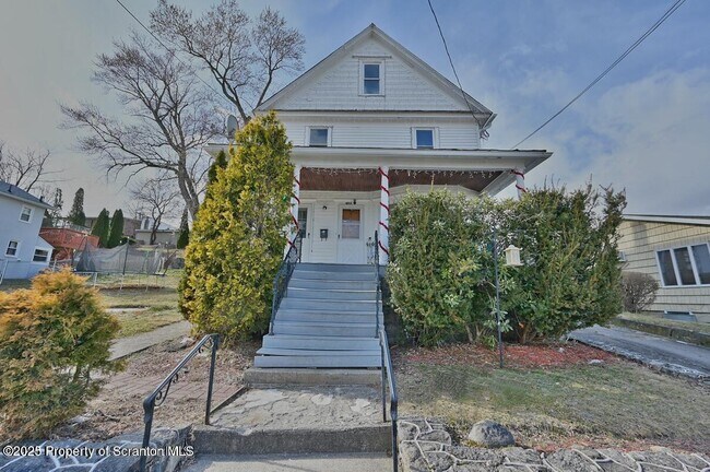 Primary Photo - 1025 Ridge Ave
