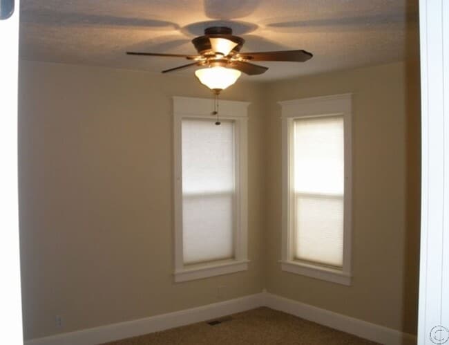 Building Photo - Stunning 4 bed, 3.75 bath Hamilton Home.