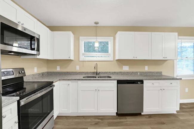 Building Photo - 2103 Concord Lake Rd