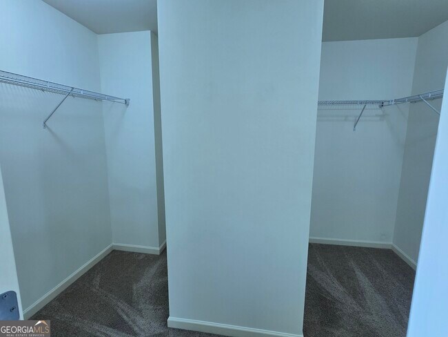 Building Photo - 2020 Beyers Landing Dr