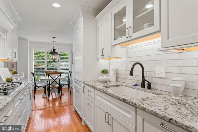 Building Photo - 257 W Chelsea Cir