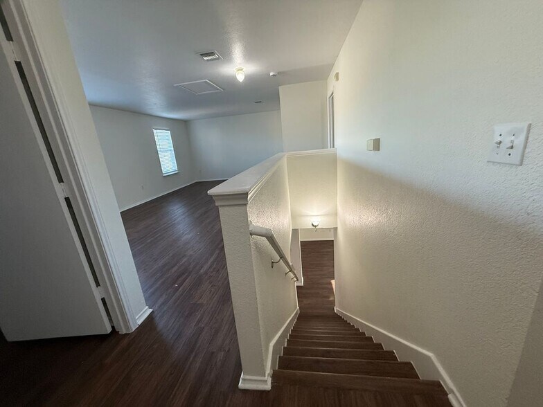 Building Photo - 7712 Copper Hollow