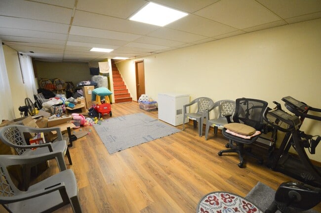Building Photo - 3bed 2bath Available For Rent in Easy Access Area!