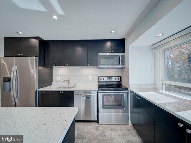 Building Photo - 6191 Little Valley Way