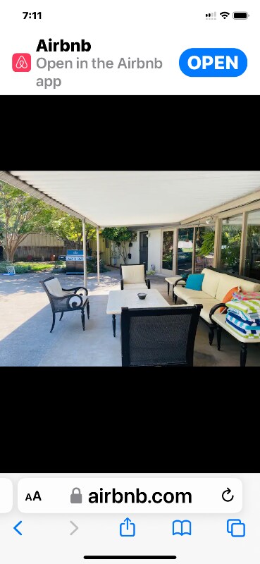 Building Photo - 914 Arbutus Ave