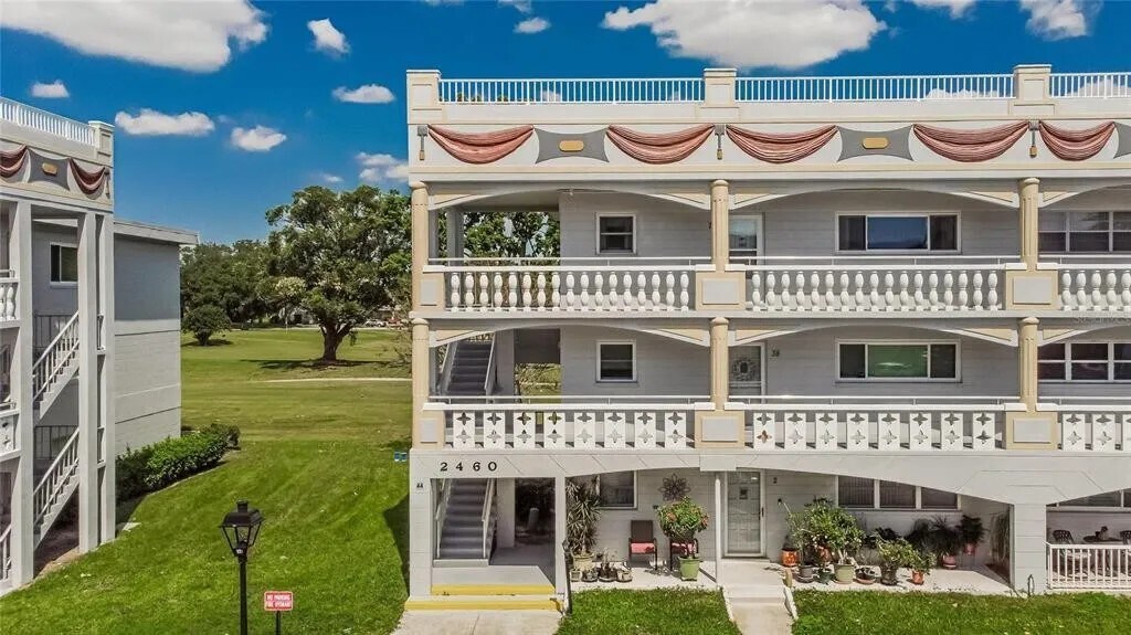 Top floor, end unit provides for plenty of privacy and tranquility - 2460 Franciscan Dr