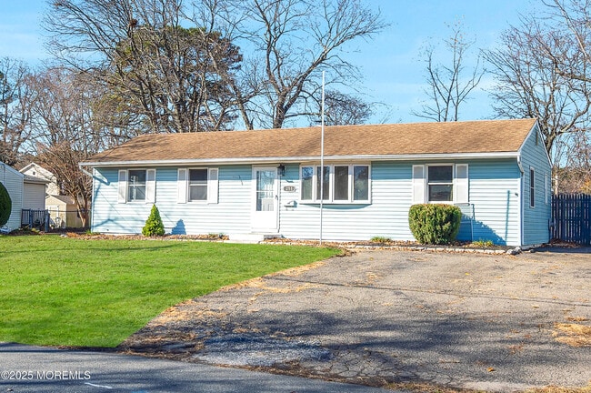 Building Photo - 251 Sprucewood Dr