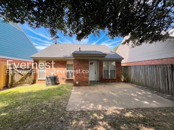 Building Photo - 7594 Iris Dr
