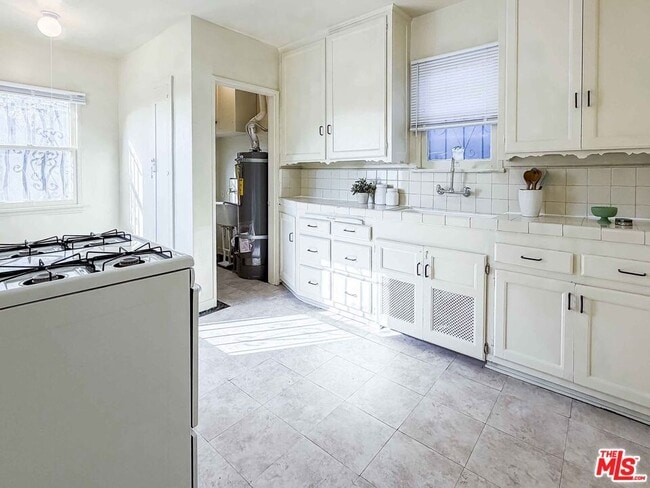 Building Photo - 3427 12th Ave