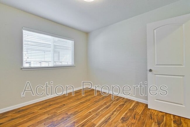 Building Photo - 2333 Augusta Pl
