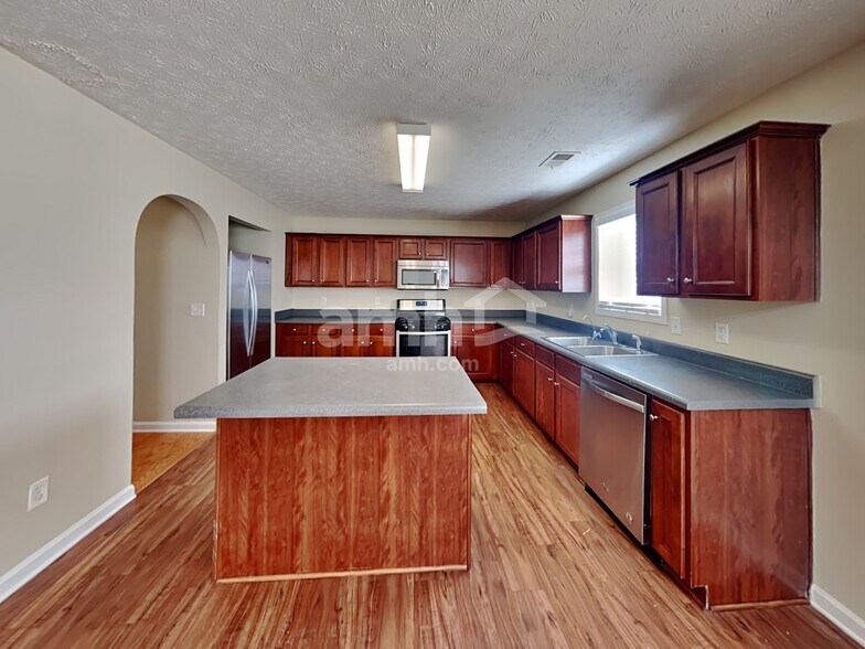 Building Photo - 230 Overlook Dr