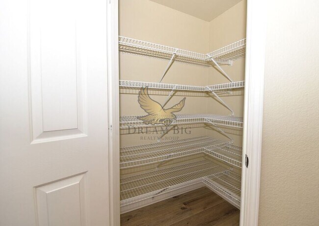 Building Photo - 8555 W Russell Rd