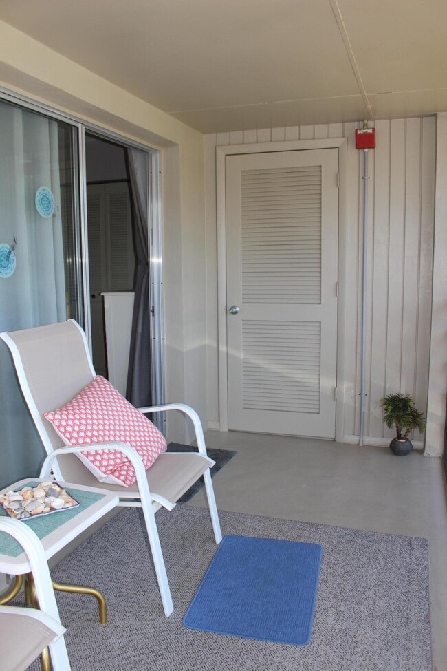 Building Photo - 30 Lake Vista Trail