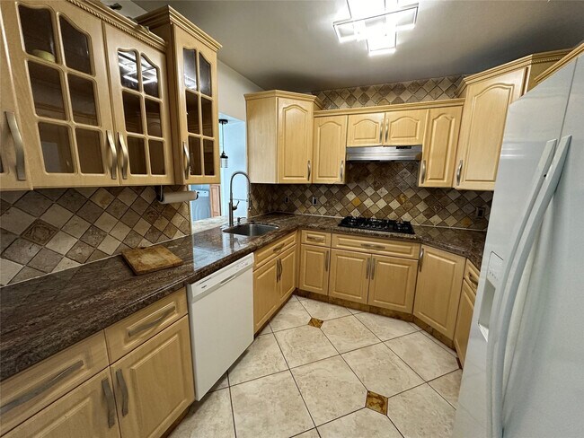 Building Photo - 445 NE 109th St