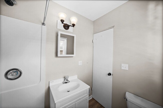 Building Photo - 1236 Underwood Ave SE