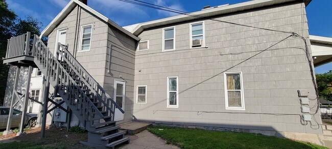 Building Photo - 1206 Logan St