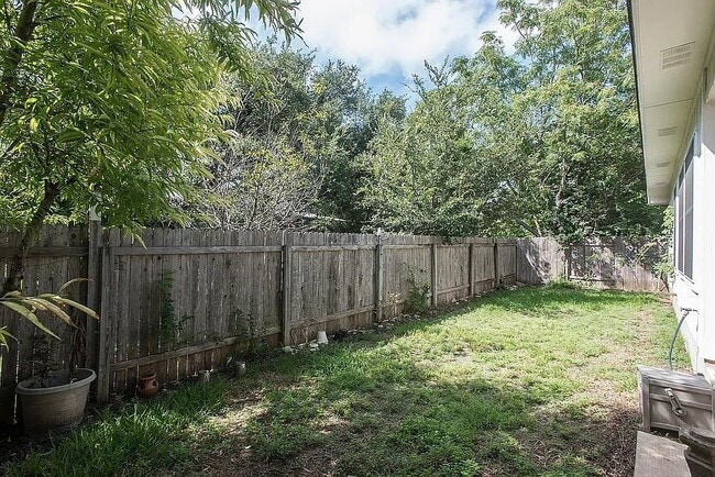 Building Photo - 706 Paso Fino Trail