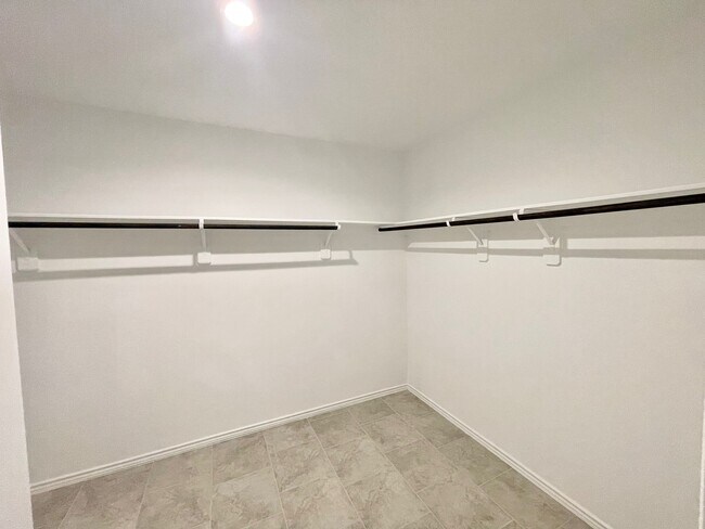 Building Photo - 7515 Cattle Walker Ct