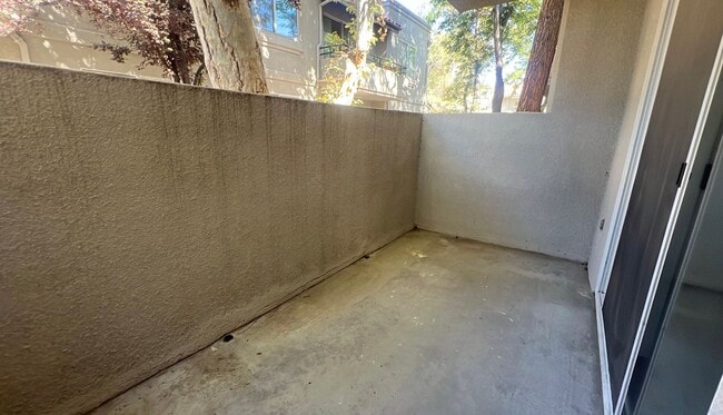 Building Photo - West Lancaster Condo in Pine Creek Village...