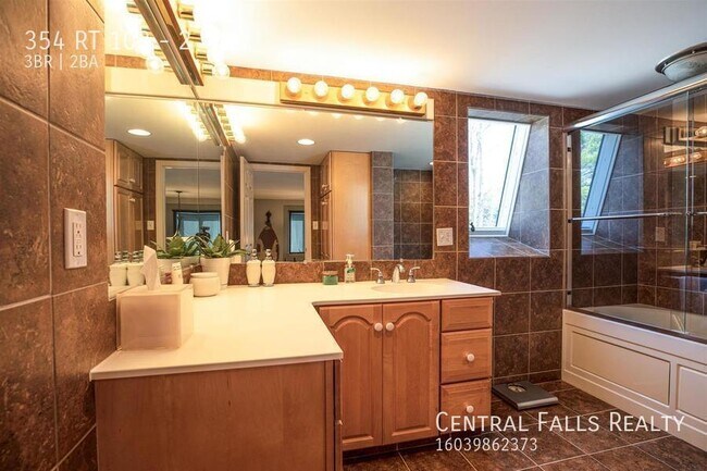 Building Photo - 354 NH-108