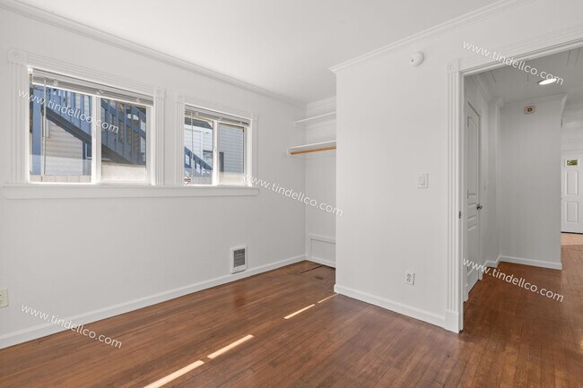 Building Photo - 5028 NE 25th Ave