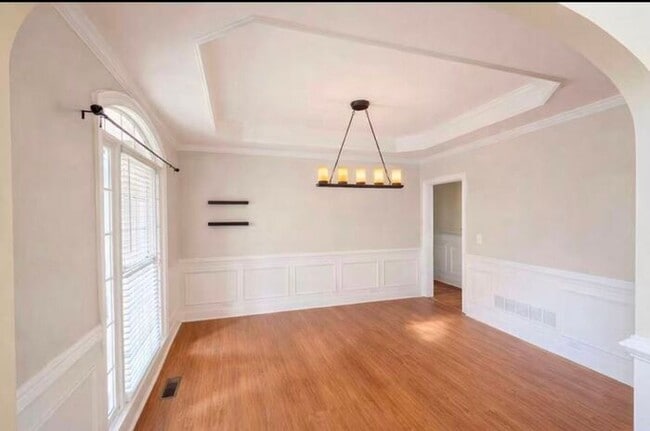 Building Photo - 12872 Waterside Dr