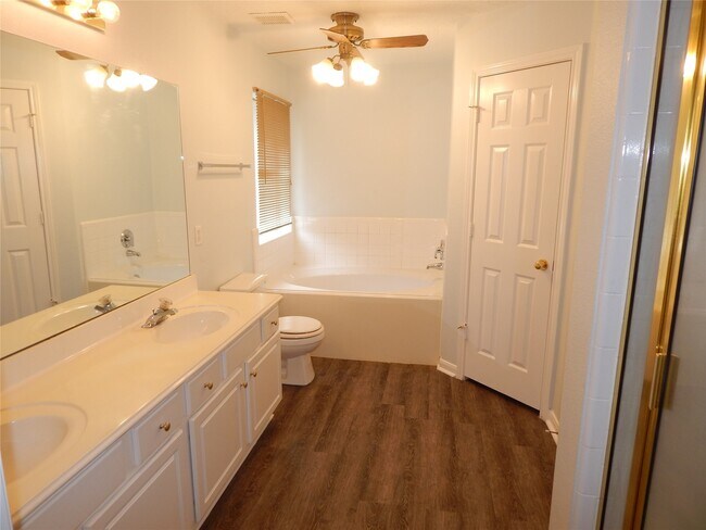 Building Photo - 6406 Horsepen Bayou Dr