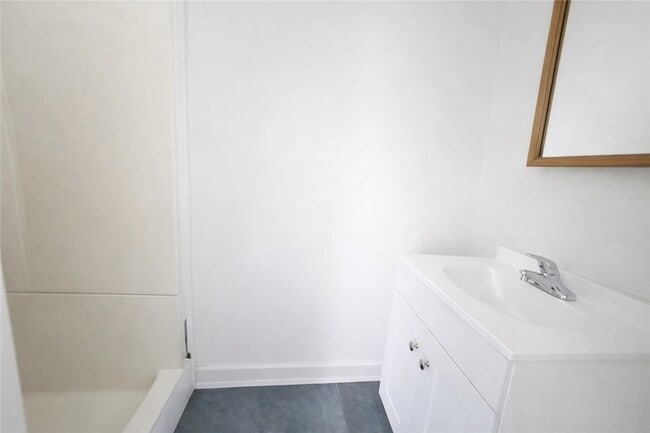 Building Photo - 110-112-112 Seneca St