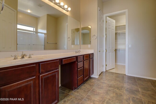 Building Photo - 6496 E Brombil St