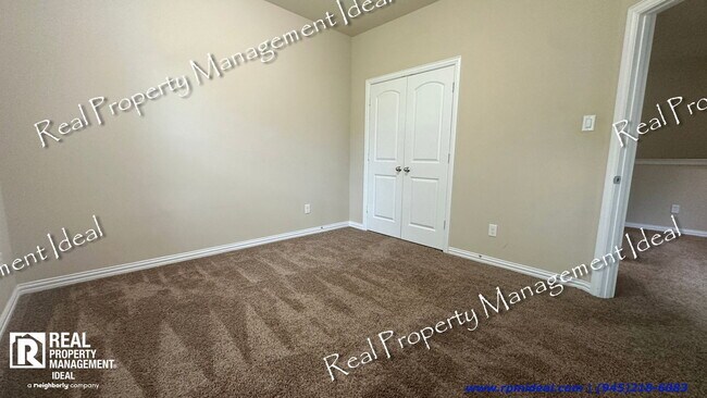 Building Photo - 304 Basil St